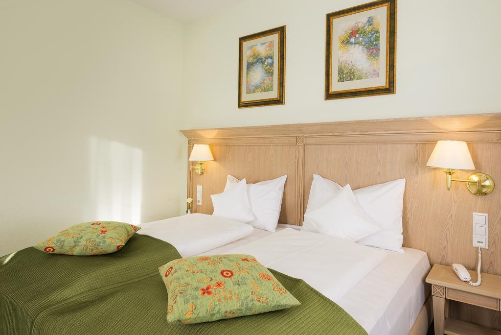 Hotel Rebstock Baden-Baden Bagian luar foto